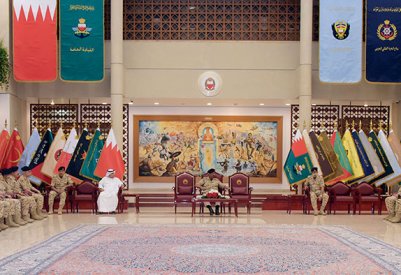 القائد العام لقوة دفاع البحرين يلتقي بعدد من كبار ضباط قوة دفاع البحرين