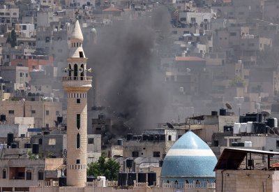 الجيش الإسرائيلي يفرض حصارا على مسجد.. ماذا يحدث في جنين؟