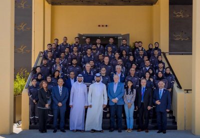 سمو الشيخ ناصر بن حمد آل خليفة رئيس مجلس إدارة (بابكو انرجيز) يزور مبنى التحكّم (BMP) الرئيسي لبرنامج تحديث مصفاة بابكو