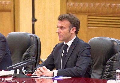 ماكرون يعبر عن دعمه لزيلينسكي قبيل قمة الناتو