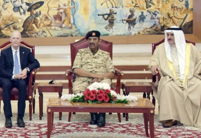 القائد العام لقوة دفاع البحرين يستقبل عضو لجنة القوات المسلحة بمجلس الشيوخ الأمريكي والوفد المرافق‎‎