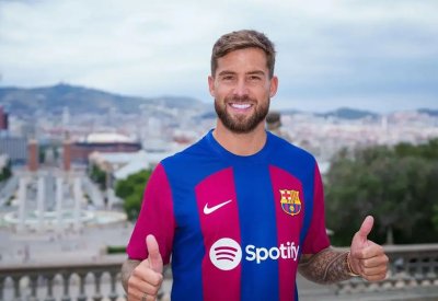 برشلونة يتعاقد مع المدافع الإسباني إينيغو مارتينيز