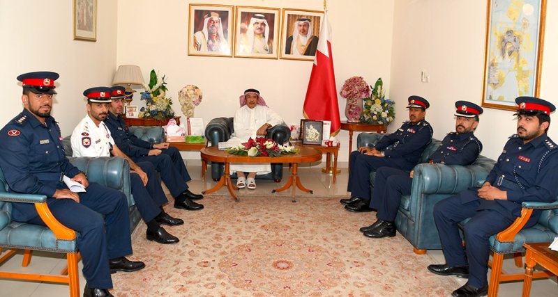 محافظ المحرق يترأس اجتماع اللجنة الأمنية ويطلع على الجهود المبذولة لخدمة المواطنين والمقيمين وزوار المملكة