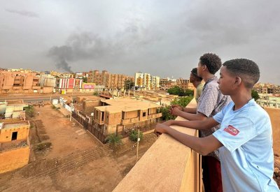 الاشتباكات تتجدد في السودان.. وتحليق للطيران في أم درمان