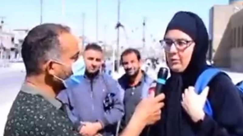 بالفيديو: ظهرت بالحجاب.. ماذا قالت الإسرائيلية المختطفة ببغداد عن مقتدى الصدر؟