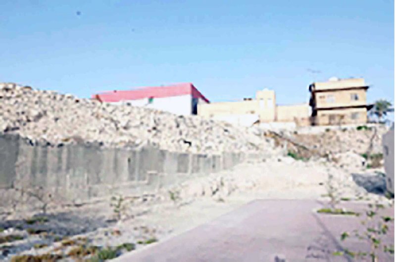 جولة “البلاد”: منحدر الحنينية يهدد سلامة الأهـالي