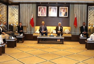 وزيرة شؤون الشباب تبحث التعاون الشبابي مع السفير الأمريكي