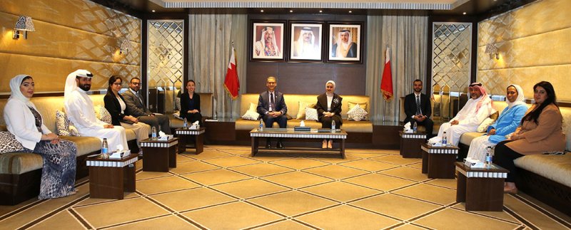 وزيرة شؤون الشباب تبحث التعاون الشبابي مع السفير الأمريكي