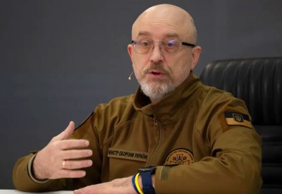 أوكرانيا: تعهدنا بعدم استخدام الذخائر العنقودية إلا على أراضينا