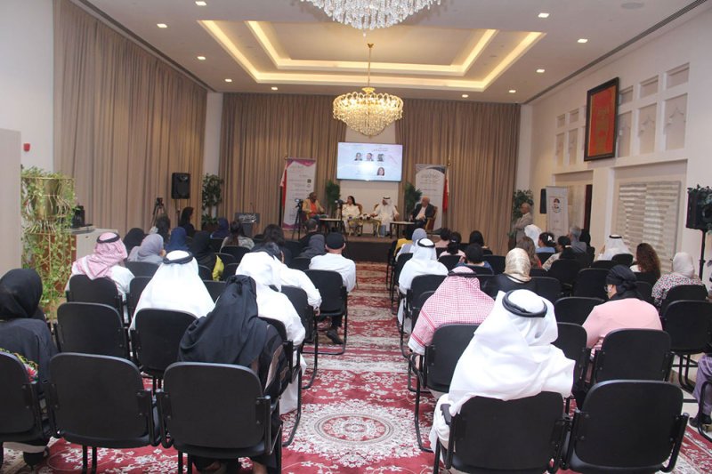 ندوة "تدشين كتاب النقدة: بريق الأنامل"  في كانو الثقافي