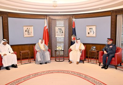 معالي وزير الداخلية يشيد بعمق العلاقات الوثيقة التي تجمع البحرين والكويت ويعرب عن اعتزازه بمسيرة التعاون الأمني والحرص المشترك على تبادل الخبرات