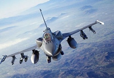 أوكرانيا: تحالف من 11 دولة لتدريب طيارينا على "إف 16"