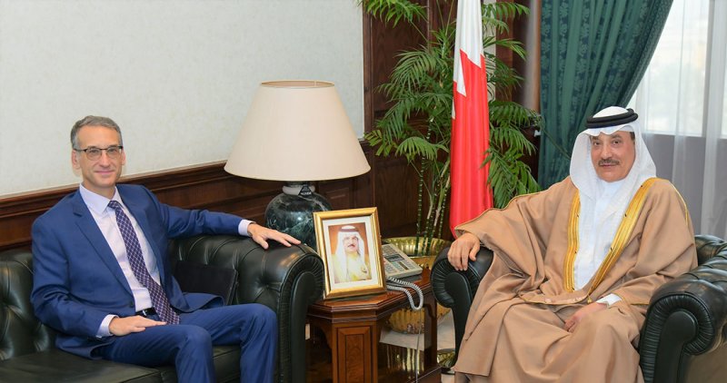 وزير العمل يلتقي السفير الأمريكي