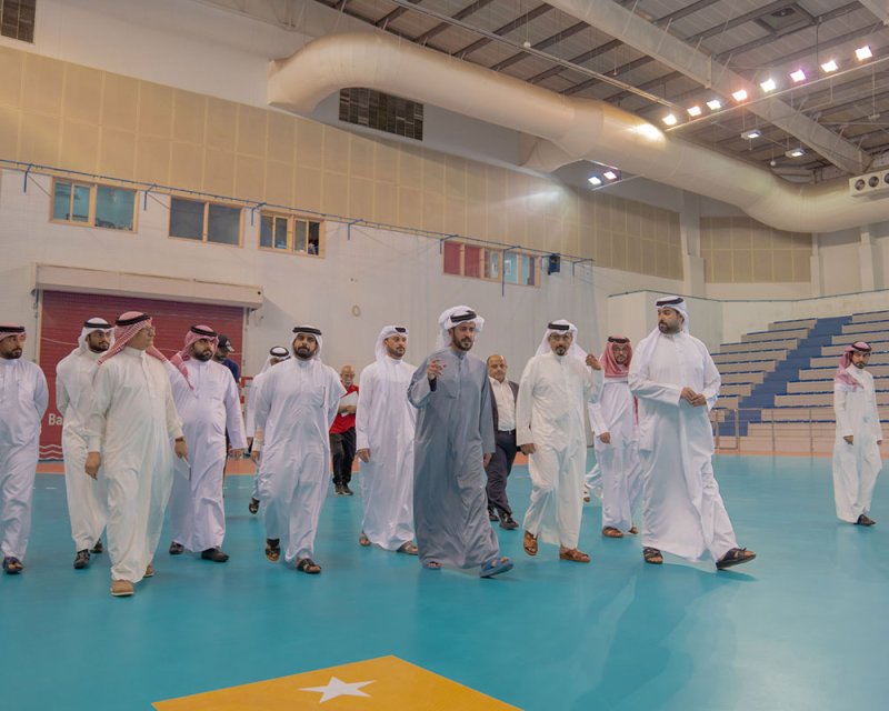 خالد بن حمد يتفقد مرافق صالات أم الحصم الرياضية.. سموه يؤكد على أهمية توفير المنشآت الرياضية الملائمة