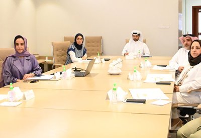 لجنة جائزة الشيخة حصة بنت سلمان للعمل الشبابي التطوعي تعقد سلسلة اجتماعات لتقييم المشروعات المشاركة