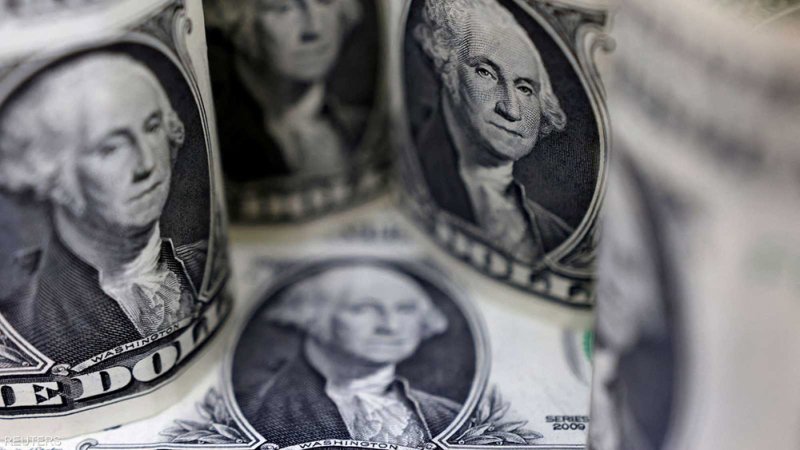 الدولار يهبط لأدنى مستوى في شهرين قبيل بيانات التضخم
