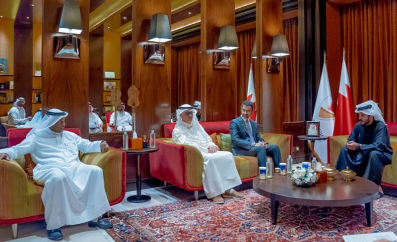خالد بن حمد يستقبل وزير شؤون البلديات والزراعة