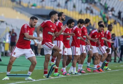 الأهلي يدافع عن "اللقب الذهبي" أمام الزمالك في ديربي القاهرة