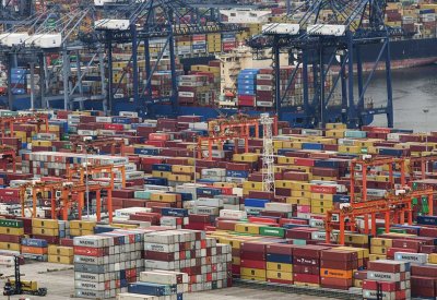 صادرات الصين تهبط بأكثر من 12%.. الأسوأ في 3 سنوات