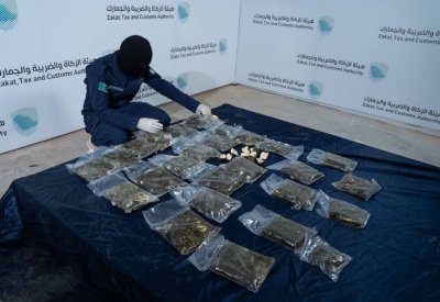 في علب "جبن وزعتر".. السعودية تحبط تهريب أكثر من 130 ألف حبة كبتاغون