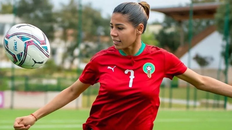 غزلان.. من فتاة تلعب كرة القدم مع أولاد الحي إلى قائدة منتخب المغرب