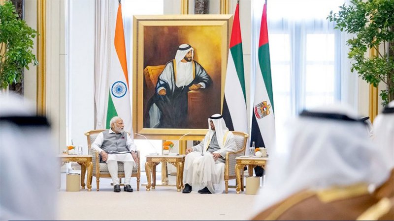 بن زايد ومودي يبحثان تعزيز الشراكة الشاملة بين البلدين