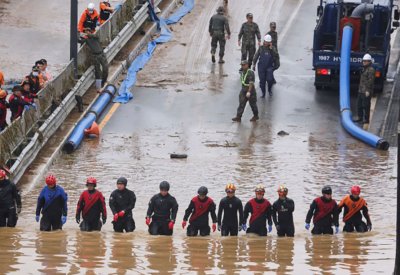 32 قتيلا و10 مفقودين بسبب الأمطار الغزيرة في كوريا الجنوبية