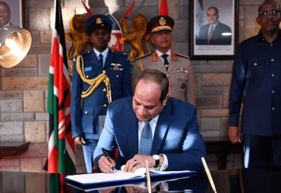 بالصور: "خط السيسي" يثير تفاعلا على مواقع التواصل