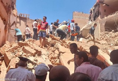 بالصور: قتيلان و9 مصابين في انهيار مبنى بمصر