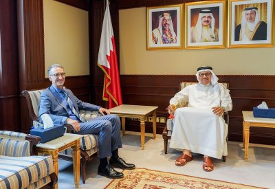 سعادة وزير الخارجية يستقبل سفير الولايات المتحدة الأمريكية لدى مملكة البحرين