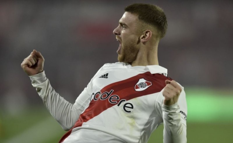 ريفر بليت يتوج بلقبه الثامن والثلاثين في الدوري الأرجنتيني