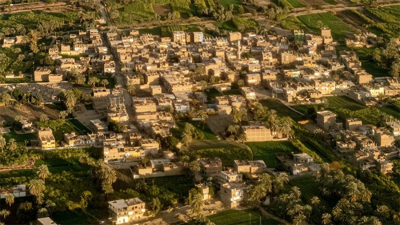 "مرض غامض" يصيب 250 شخصا بقرية مصرية.. ووزارة الصحة تعلق