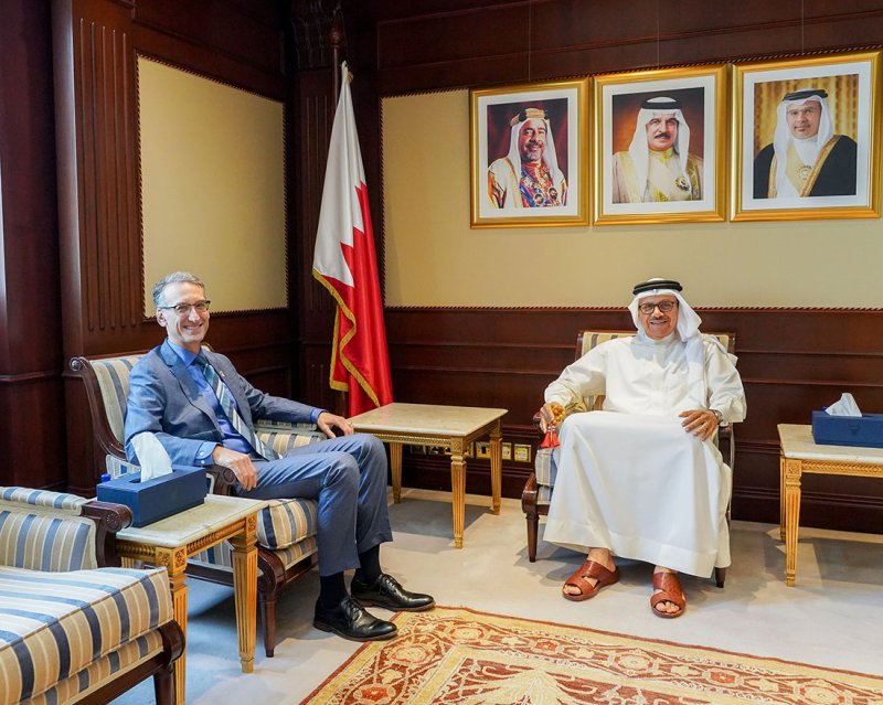 سعادة وزير الخارجية يستقبل سفير الولايات المتحدة الأمريكية لدى مملكة البحرين