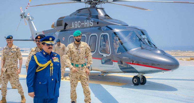 جلالة الملك المعظم القائد الأعلى للقوات المسلحة يزور سلاح الجو الملكي البحريني