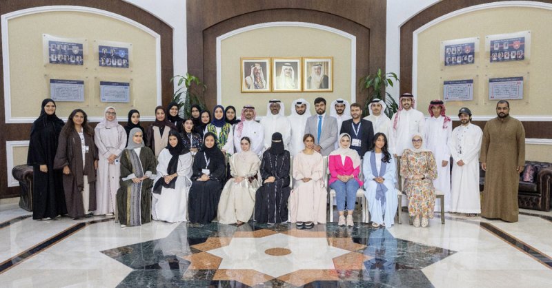 50 شاب وشابة يناقشون قضايا مجتمعية ضمن برنامج "الشاب البرلماني"