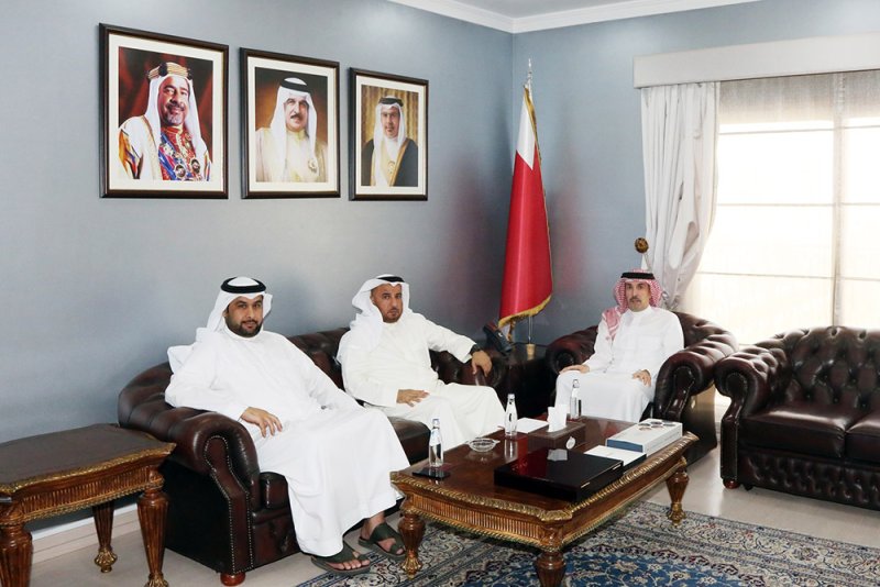 محافظ العاصمة يستقبل رئيس جمعية الشعر الشعبي