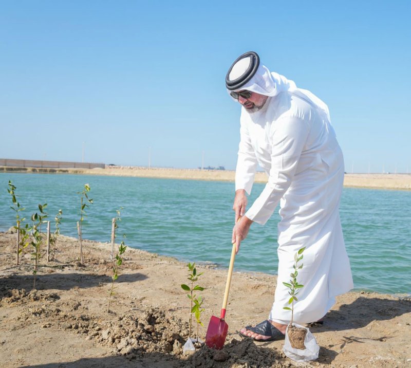سمو الشيخ عبدالله بن حمد آل خليفة يدشن المرحلة الثانية لزراعة نبات القرم في جزيرة أم النعسان بمناسبة اليوم العالمي لأشجار القرم 