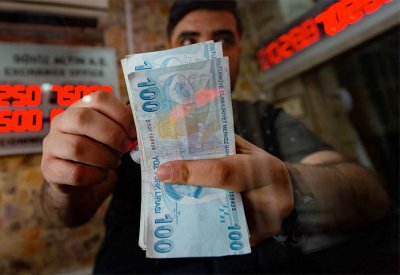 الليرة التركية تهبط لمستوى تاريخي قبيل قرار الفائدة
