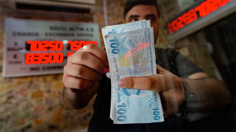 الليرة التركية تهبط لمستوى تاريخي قبيل قرار الفائدة