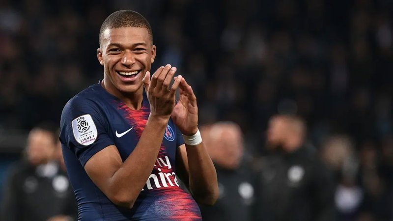 ريال مدريد : مبابي سيضحك العالم علينا ويجعلنا "أغبياء"