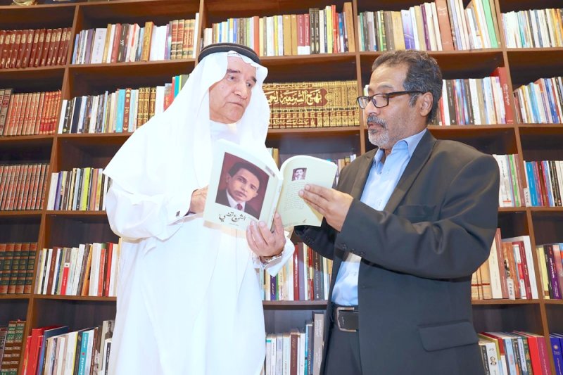 سرحان: مكتبتي تضم 4300 كتاب و84%؜ منها لمؤلفين بحرينيين