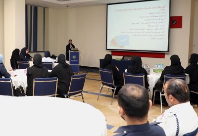 الموارد البشرية بوزارة الداخلية تنظم دورتين تدريبيتين لعدد من موظفي الوزارة