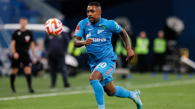 رئيس زينت يعلن انتقال مالكوم إلى الهلال