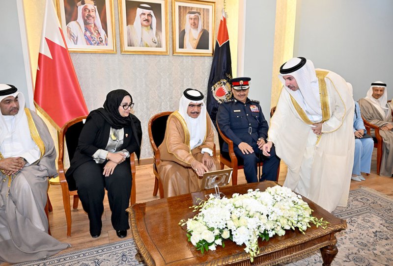 وزير الداخلية يشهد تدشين مشروع المدن الصحية بمحافظة العاصمة ويؤكد على استدامة البرامج التطويرية واستخدام الأنظمة الذكية