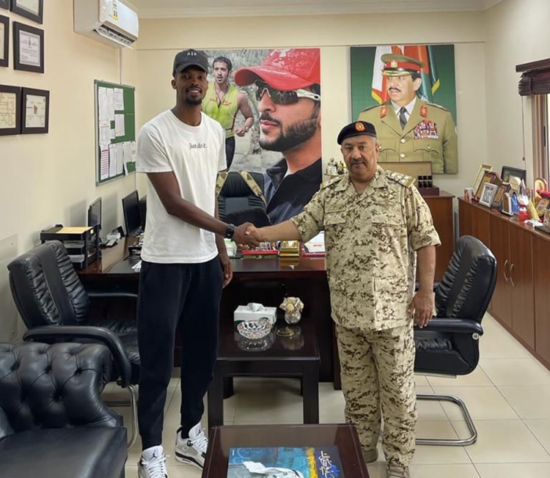 بن جلال يستقبل اللاعب الدولي مزمل أمير