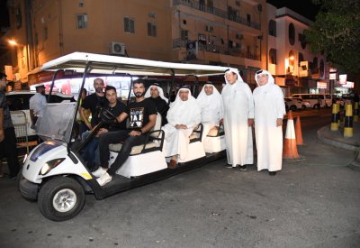 رئيس الأوقاف الجعفرية يدشن مشروع خدمات نقل المعزين لموسم عاشوراء