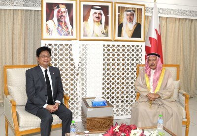 محافظ المحرق يستقبل السفير التايلندي ويشيد بالعلاقات الوثيقة بين البلدين