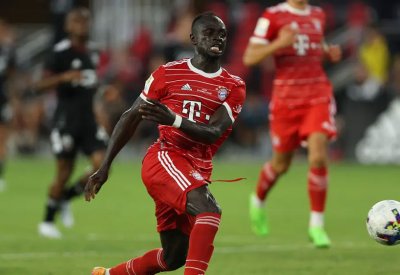 رئيس بايرن ميونخ يؤكد مفاوضات النصر وماني