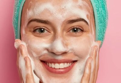10 أسئلة تطرحونها حول اختيار أفضل مستحضر لتنظيف البشرة