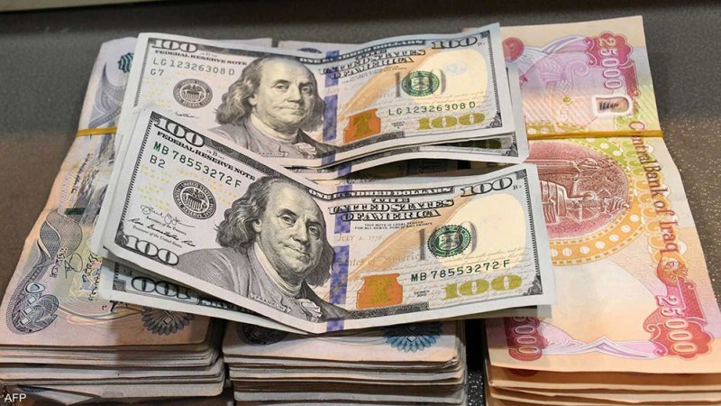 محافظ المركزي العراقي يكشف أسباب تراجع العملة